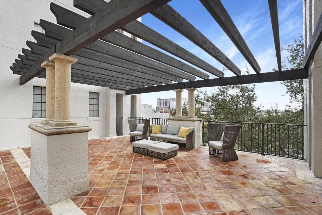 Dharma Home Suites Coral Gables At Gables Grand Plaza Miami Exterior foto
