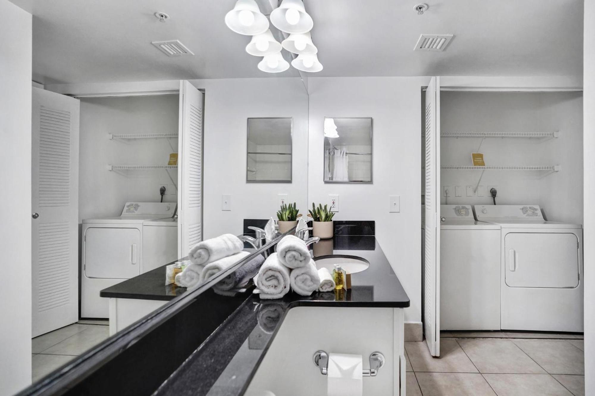 Dharma Home Suites Coral Gables At Gables Grand Plaza Miami Zimmer foto