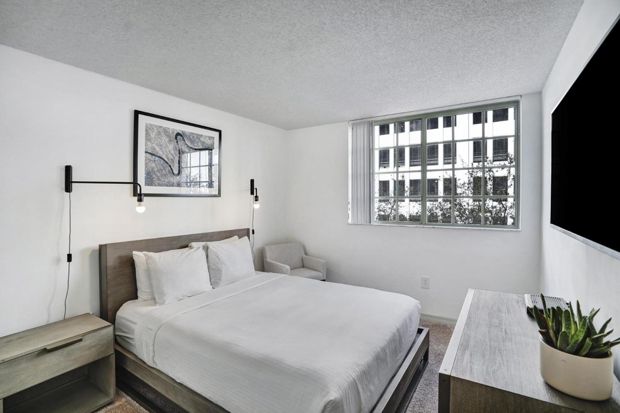 Dharma Home Suites Coral Gables At Gables Grand Plaza Miami Zimmer foto