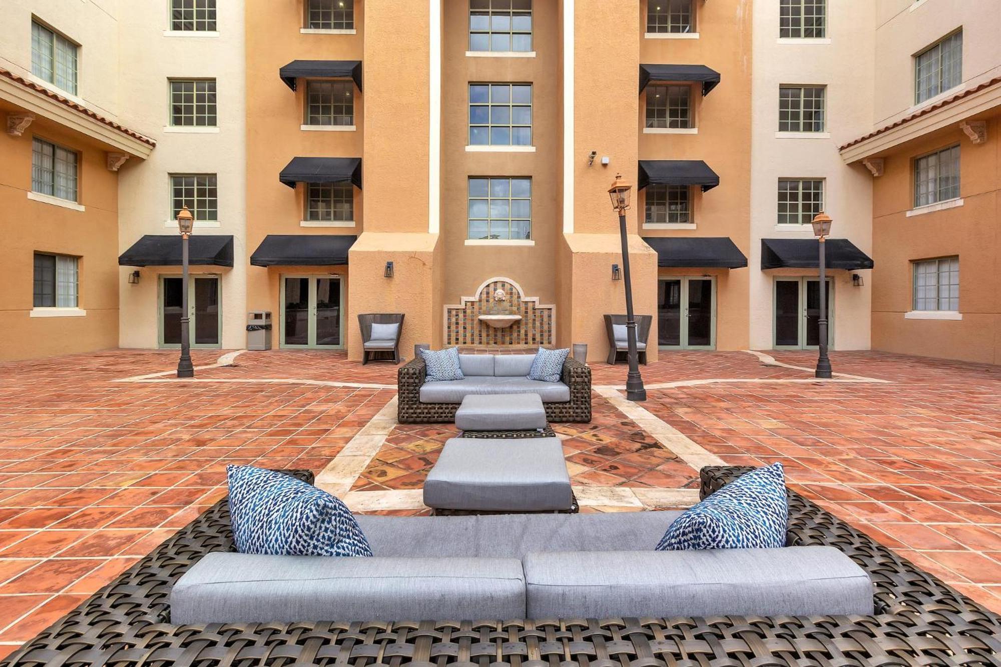 Dharma Home Suites Coral Gables At Gables Grand Plaza Miami Zimmer foto