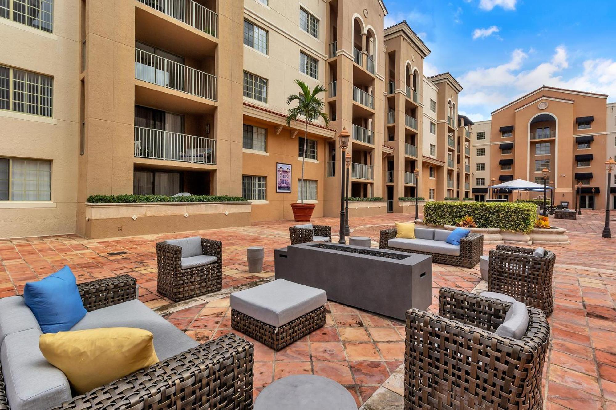 Dharma Home Suites Coral Gables At Gables Grand Plaza Miami Zimmer foto