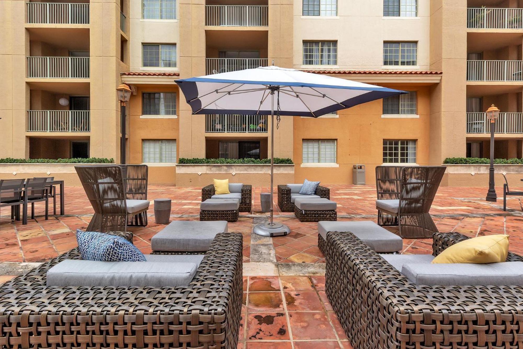 Dharma Home Suites Coral Gables At Gables Grand Plaza Miami Zimmer foto